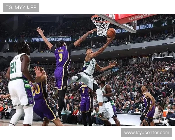 安东尼·戴维斯挡拆助攻提升三分效率显著拉开湖人进攻空间