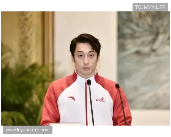 练俊杰和队友聚餐竟像明星开派对，这生活差距我服了！