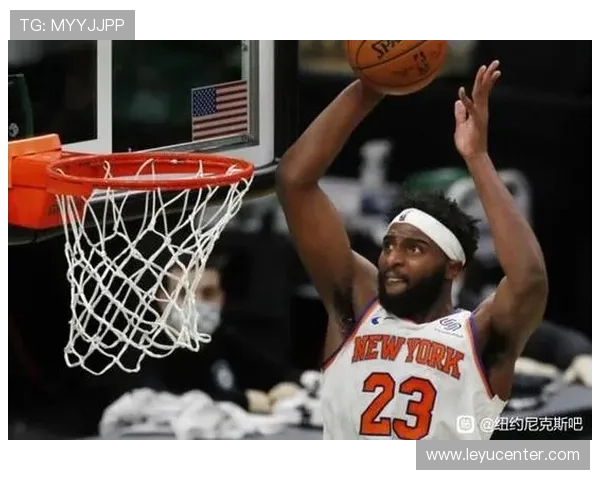 米切尔·罗宾逊挡拆防守打造内线优势显著提升篮板率